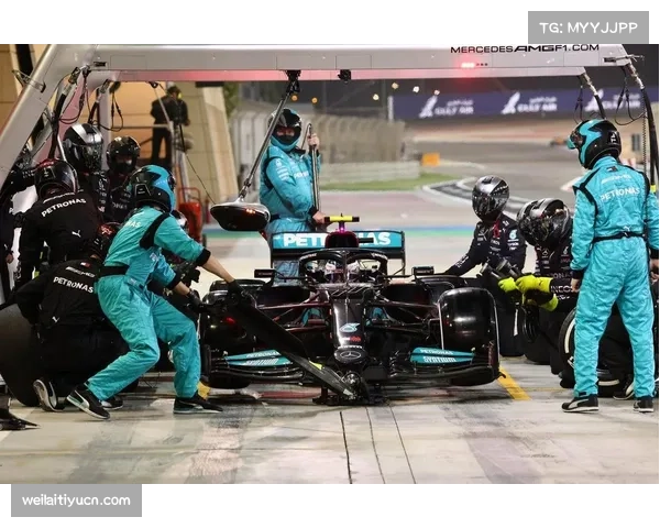 梅赛德斯车队研发聚焦悬挂系统升级 伊莫拉站戏剧性调整显技术探索 梅赛德斯车队研发聚焦悬挂系统升级 伊莫拉站戏剧性调整显技术探索